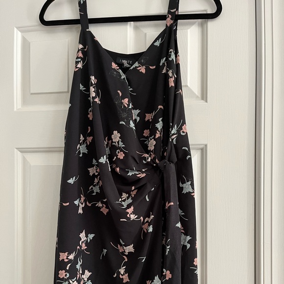 1.State Wrap dress - Picture 1 of 1